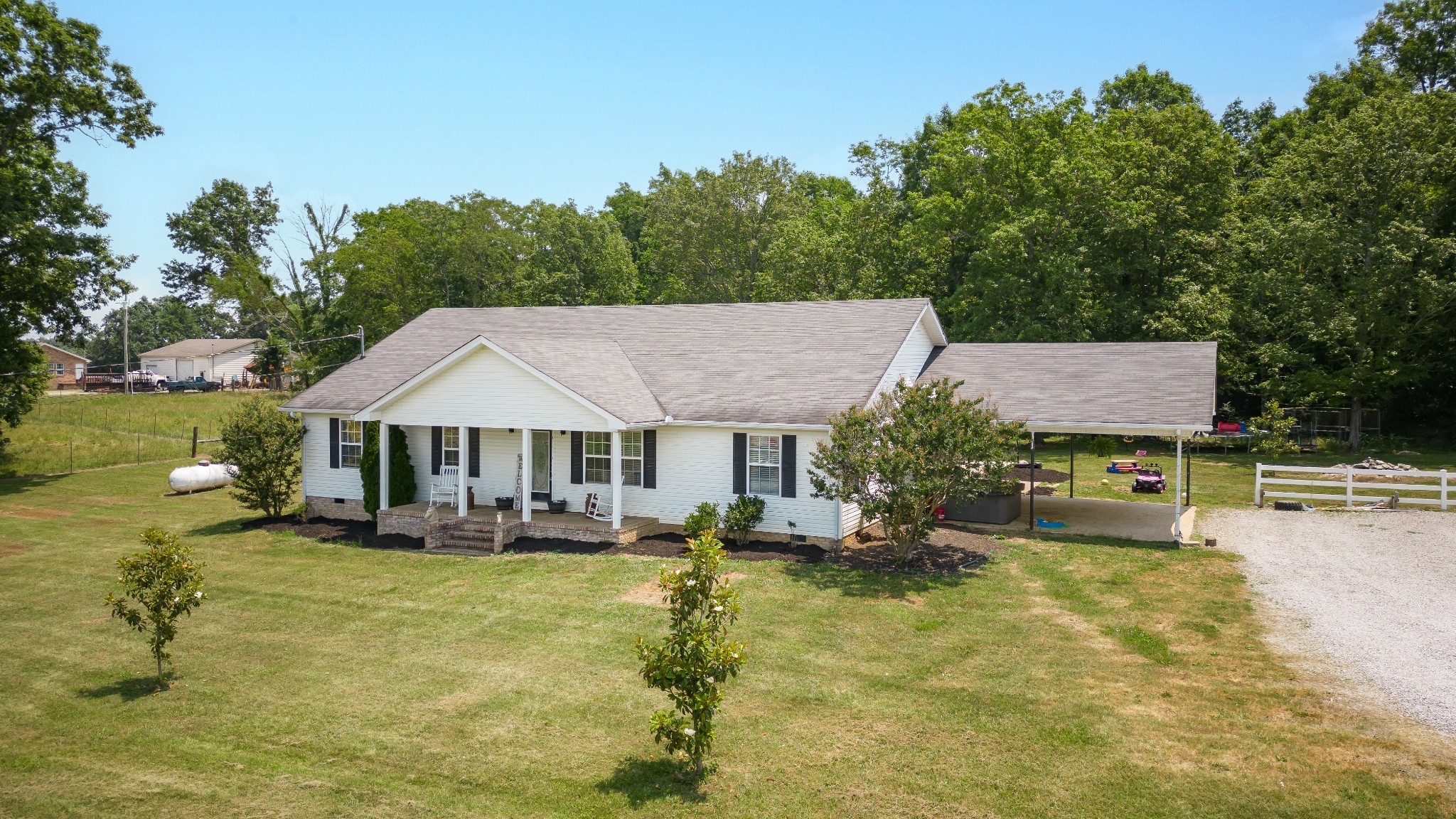 697 Whitaker Road Shelbyville, TN 37160 - Photo 6 of 61 Gallery Image 6