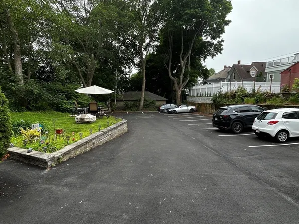 $2,350 | 55 Hale Street, Unit 1, Beverly, MA 01915