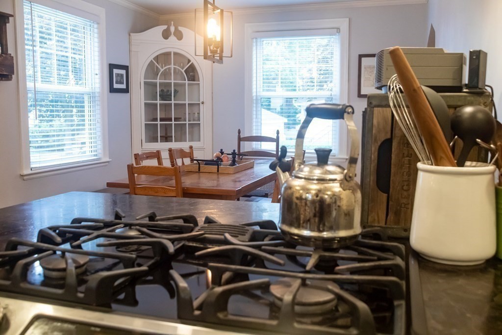 8 Brae Road Quincy, MA 02169 - Photo 12 of 35 Gallery Image 12