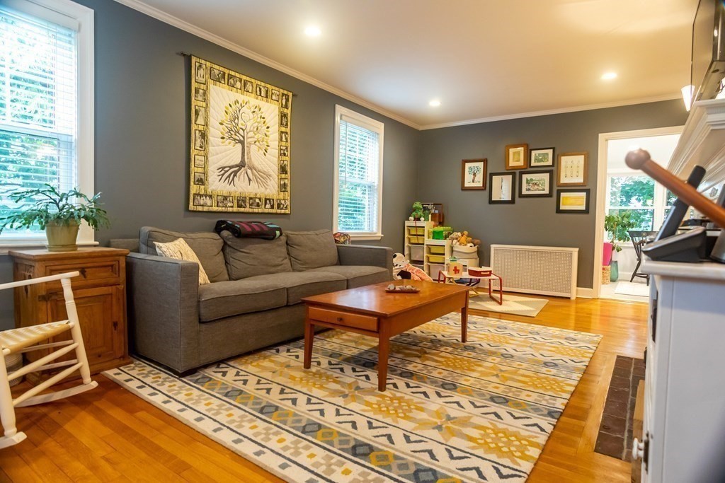 8 Brae Road Quincy, MA 02169 - Photo 2 of 35 Gallery Image 2
