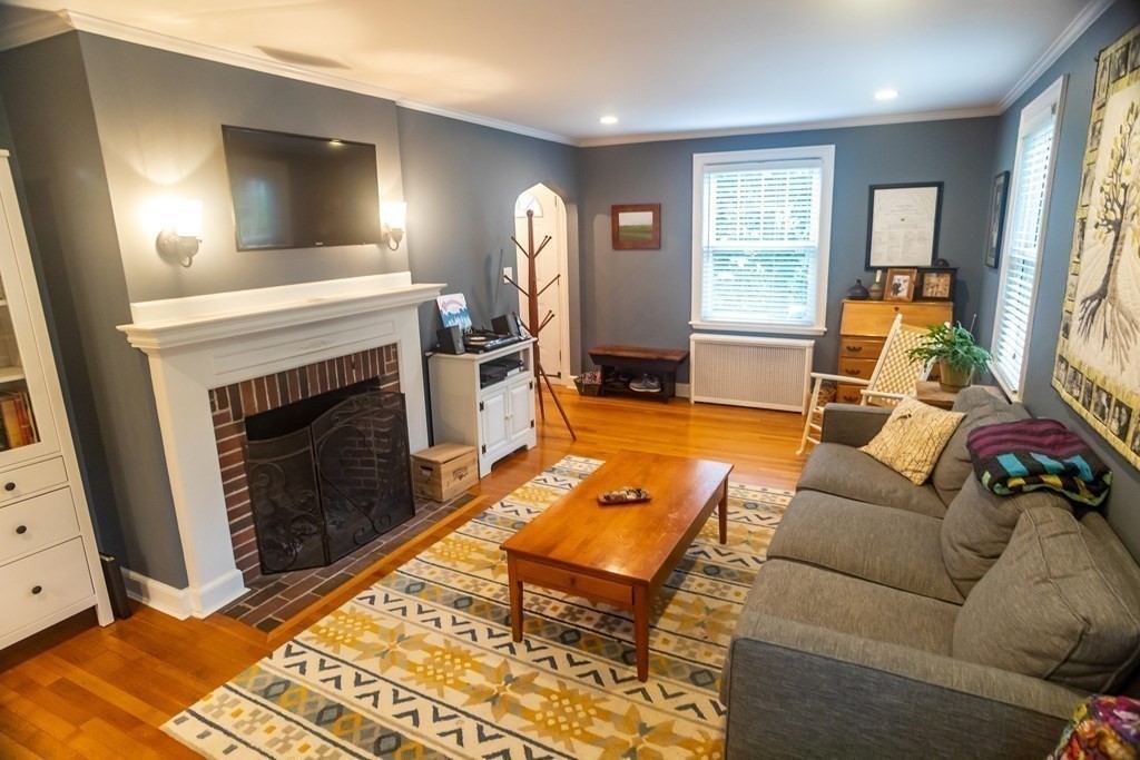 8 Brae Road Quincy, MA 02169 - Photo 5 of 35 Gallery Image 5