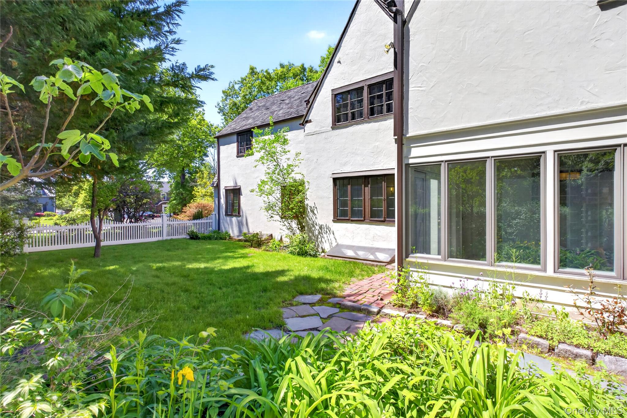 3 Brompton Road Garden City, NY 11530 - Photo 23 of 23