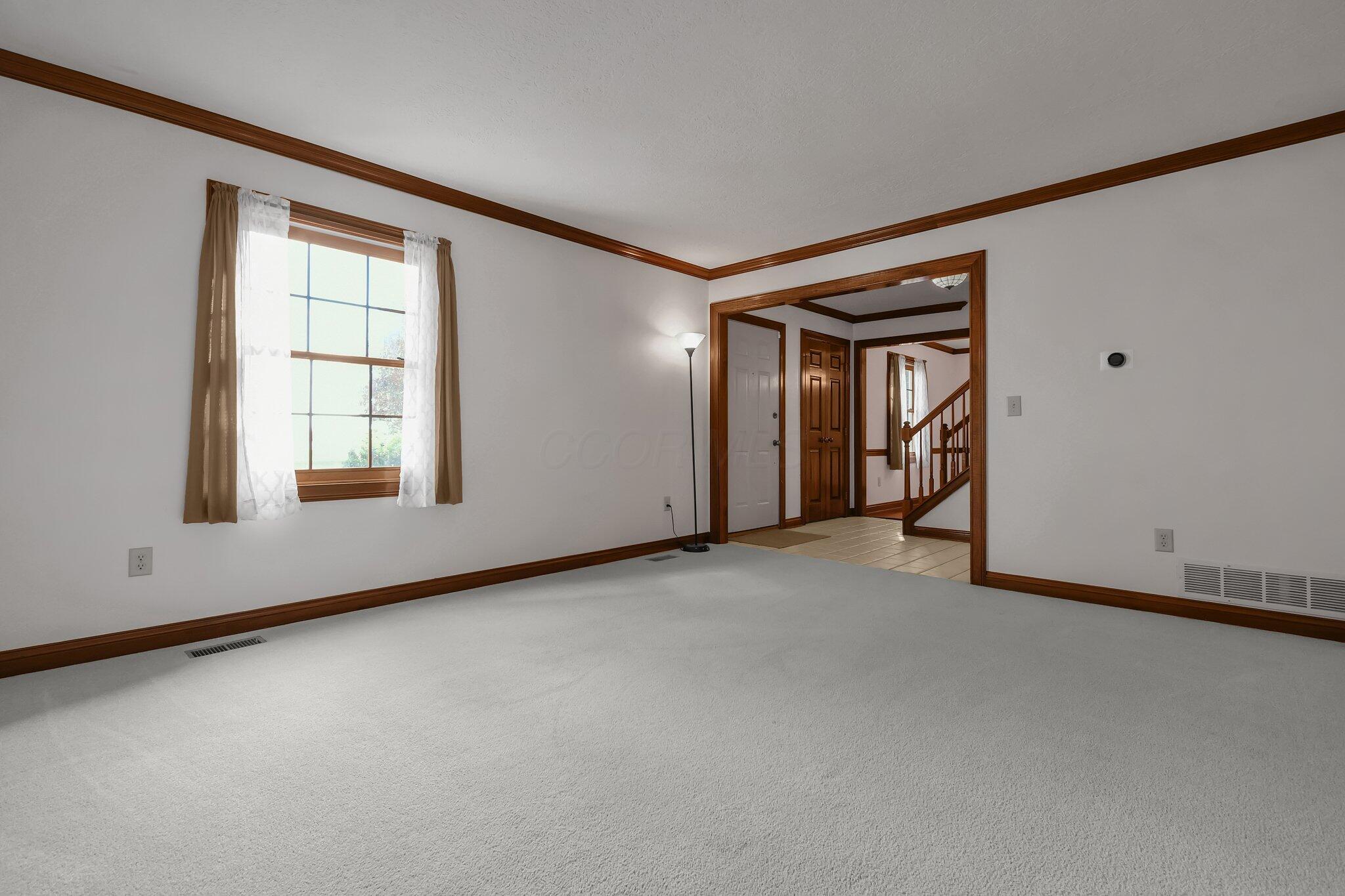 5237 Cosgray Road Dublin, OH 43016 - Photo 4 of 57 Formal Living