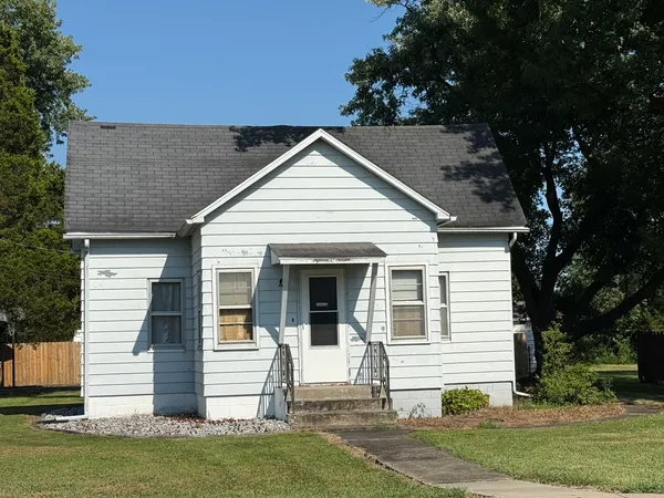 $135,000 | 1507 North Russell Street, Marion, IL 62959