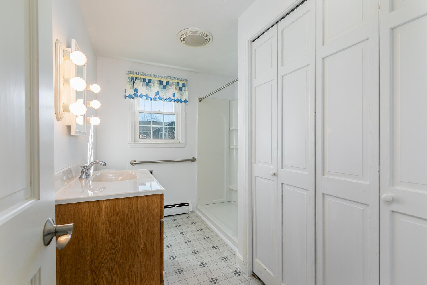 5 Ironclad Road Scarborough, ME 04074 - Photo 22 of 38 Full Bath w/ Laundry