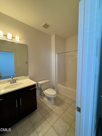 an empty room with window