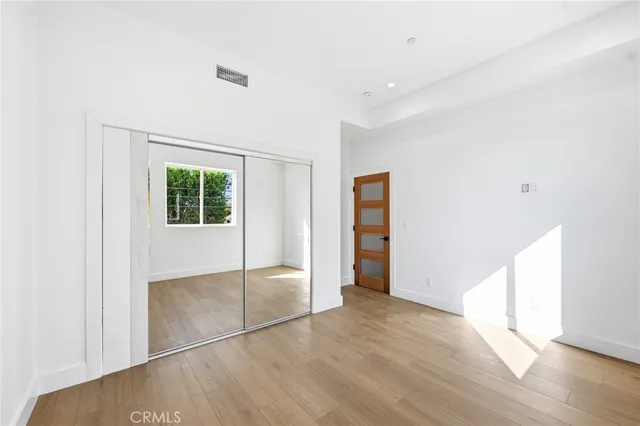 $4,250 | 6554 Balboa Boulevard, Lake Balboa, CA 91406