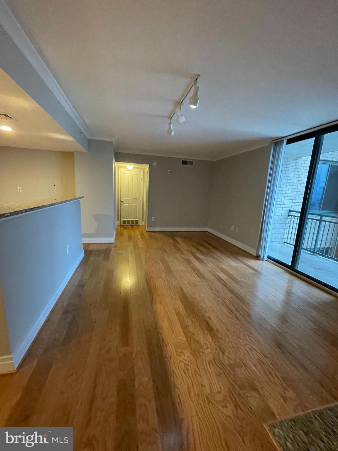 414 Water Street, Unit 2015 Baltimore, MD 21202 - Photo 20 of 30 Kitchen, Balcony