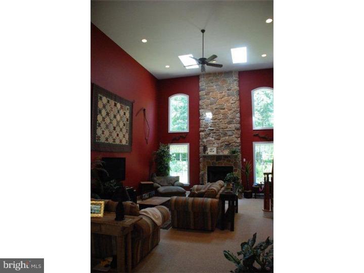 3245 Chestnut Hill Road Center Valley, PA 18034 - Photo 6 of 24 Gallery Image 6