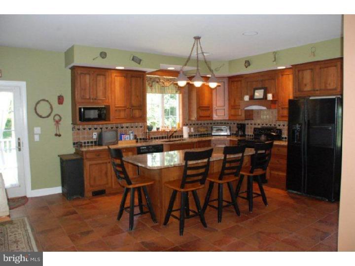 3245 Chestnut Hill Road Center Valley, PA 18034 - Photo 10 of 24 Gallery Image 10