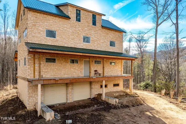 $499,900 | 324 Allen Snyder Road, Trade, TN 37691