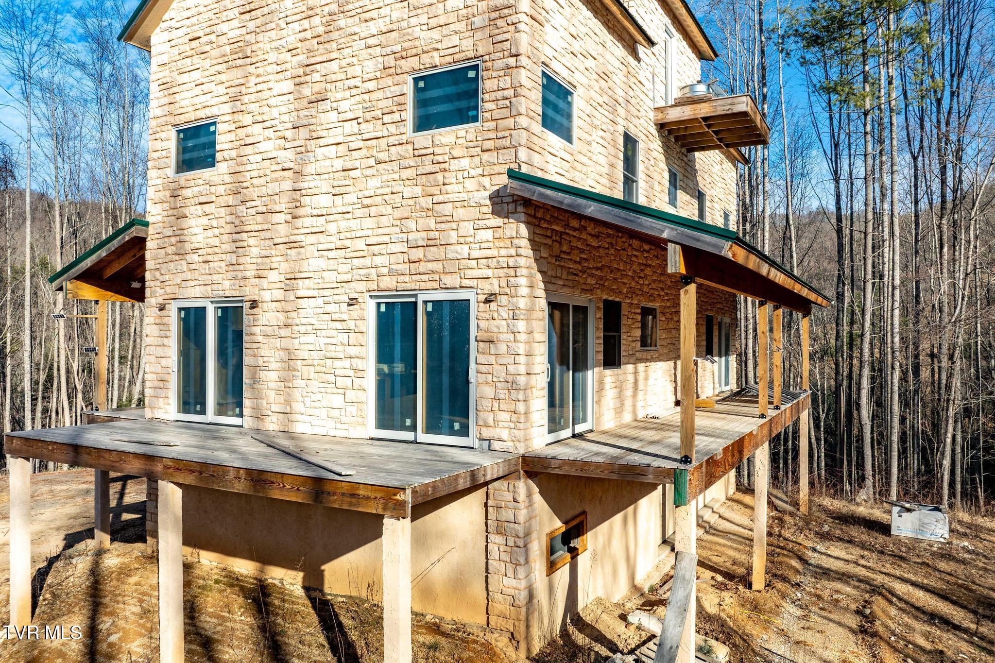 324 Allen Snyder Road Trade, TN 37691 - Photo 10 of 40 324 Allen Snyder Rd (25 of 80)