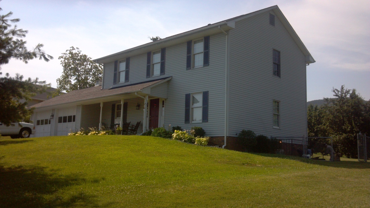171 Jay Ridge Road Cloverdale, VA 24077 - Photo 4 of 13 2012-07-02_10-33-16_648