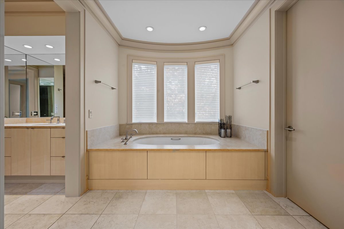 2 Bridlewood Road Northbrook, IL 60062 - Photo 25 of 58