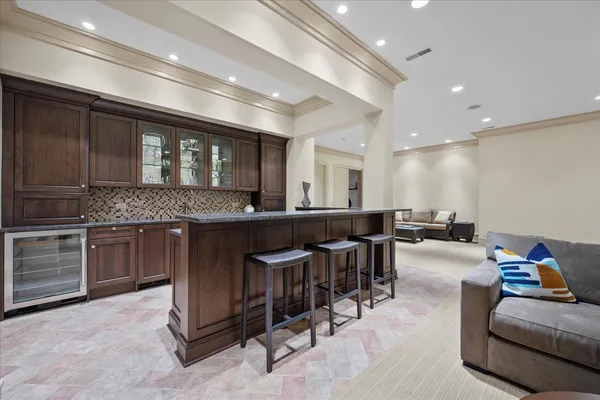 a view of entryway with room