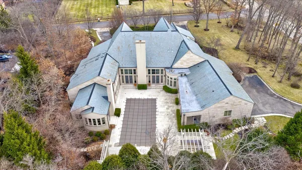 $3,750,000 | 2 Bridlewood Road, Northbrook, IL 60062