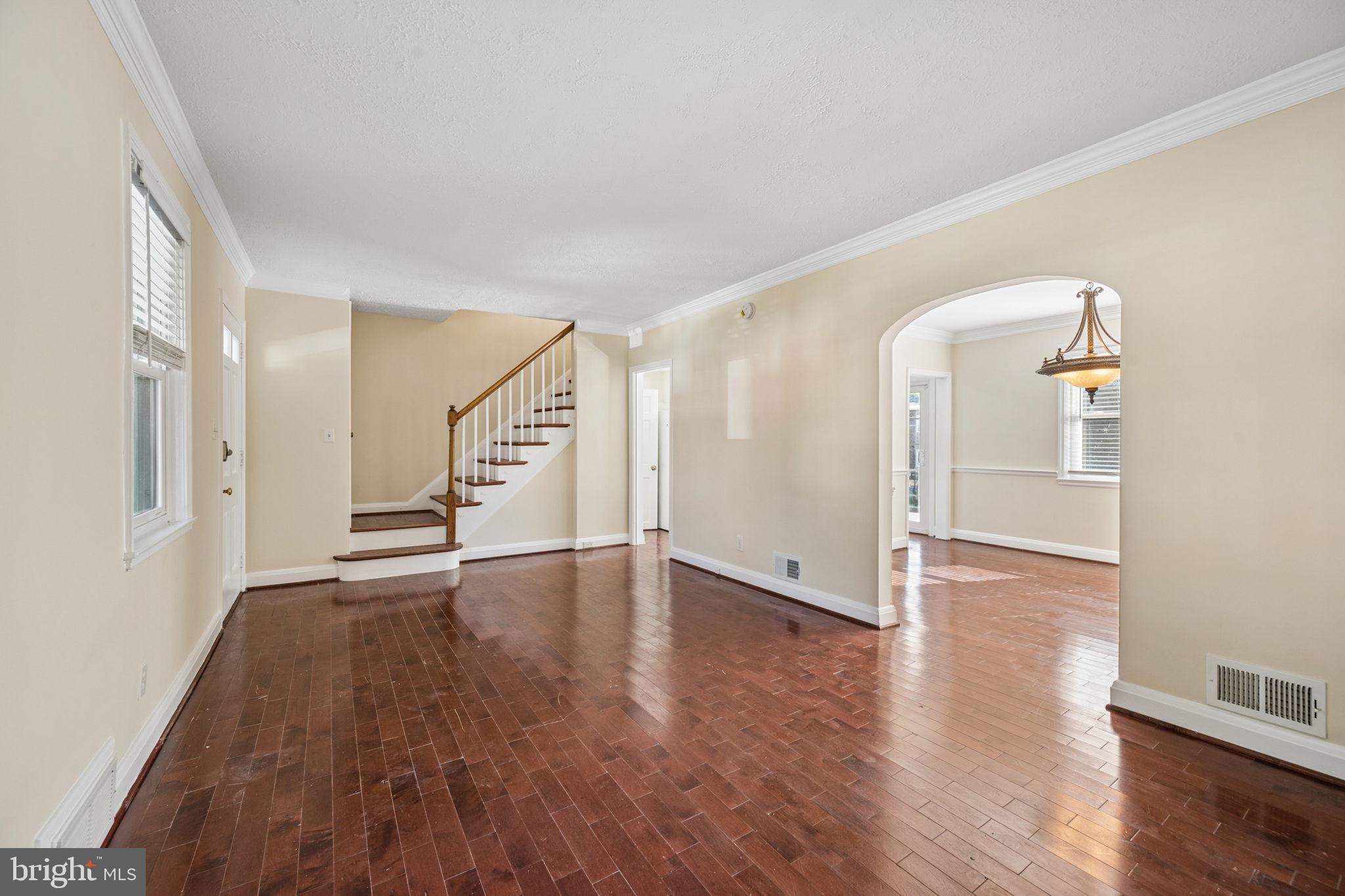 33 Briarwood Road Catonsville, MD 21228 - Photo 7 of 43