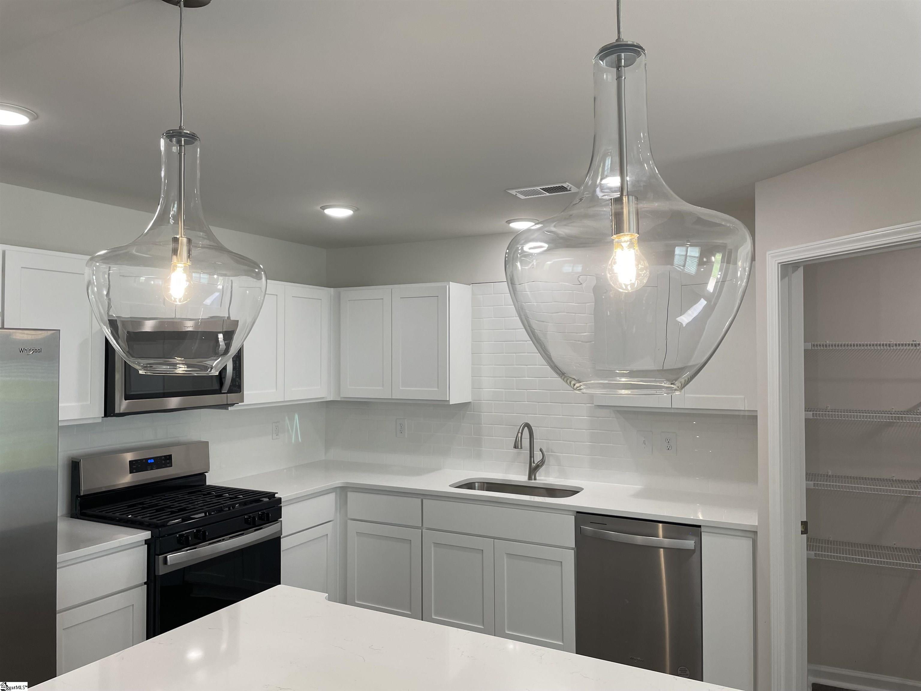 101 Cillian Street Fountain Inn, SC 29644 - Photo 3 of 32