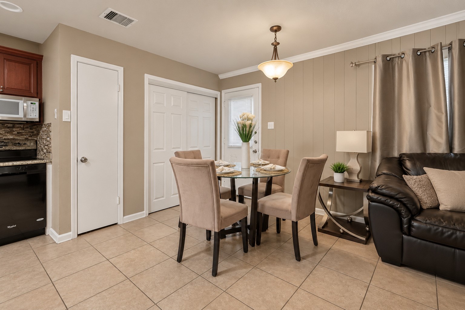 4850 Raven Ridge Drive Houston, TX 77053 - Photo 9 of 32 Gallery Image 9