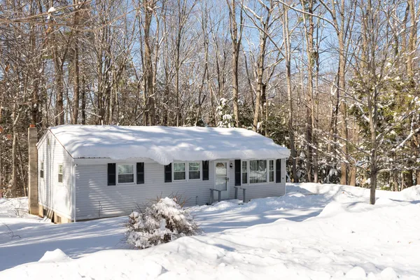 $329,000 | 54 Woodland Grv Road, Conway, NH 03813
