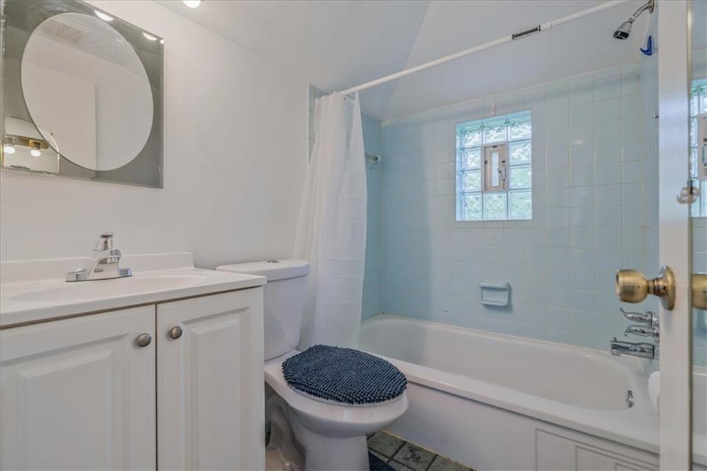 955 Roland Road Pittsburgh, PA 15221 - Photo 13 of 25 Gallery Image 13