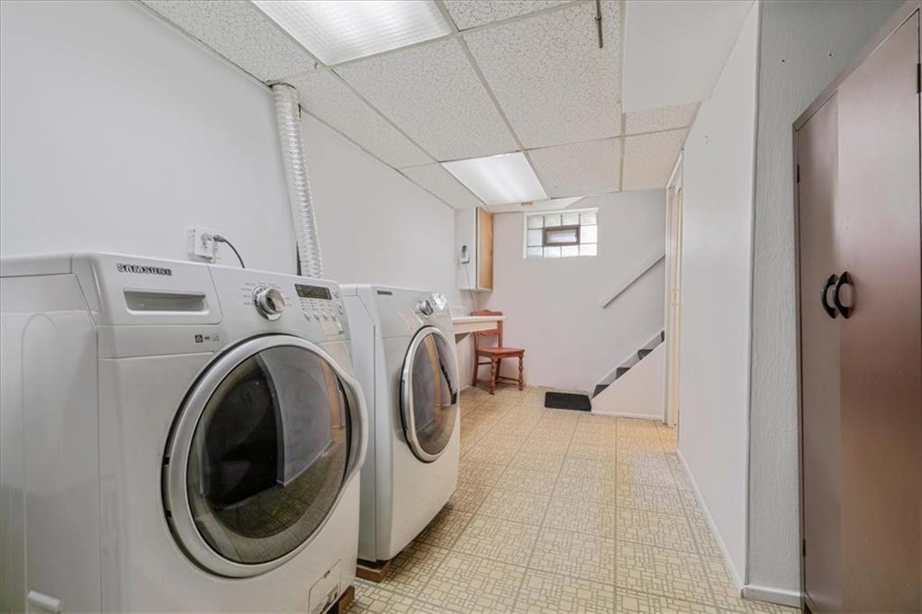 955 Roland Road Pittsburgh, PA 15221 - Photo 15 of 25 Gallery Image 15