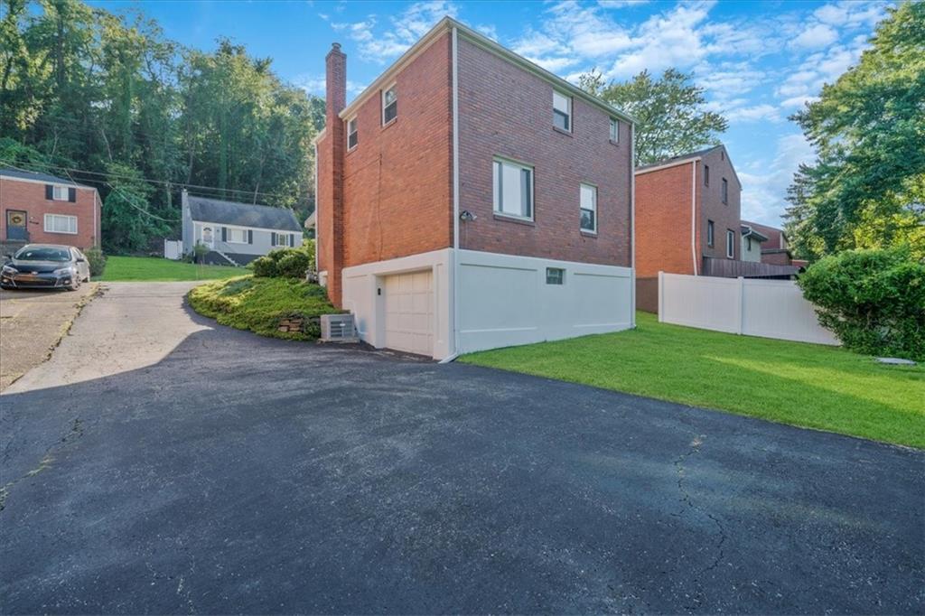 955 Roland Road Pittsburgh, PA 15221 - Photo 18 of 25 Gallery Image 18