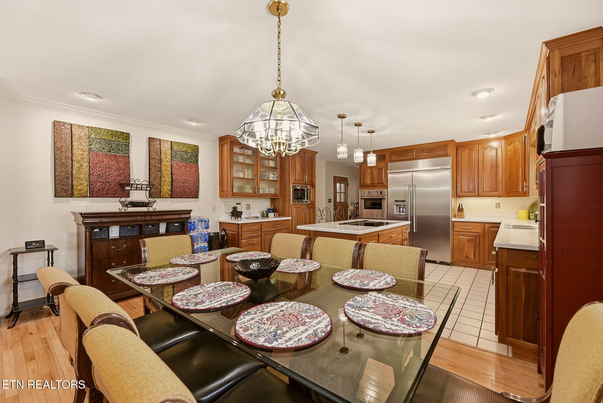 116 Caldwell Drive Oak Ridge, TN 37830 - Photo 16 of 50 Open eat in kitchen