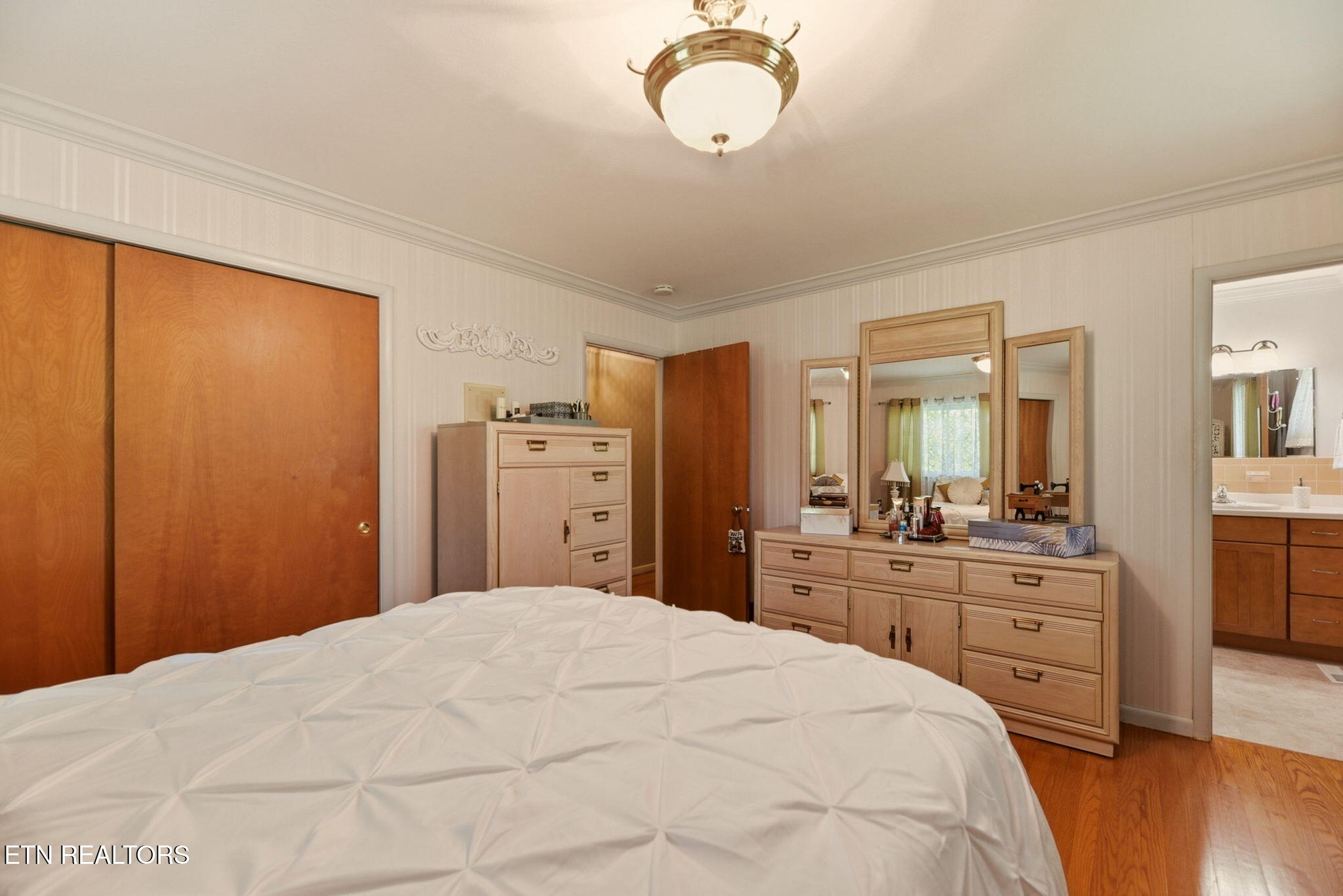 116 Caldwell Drive Oak Ridge, TN 37830 - Photo 22 of 50 Primary suite 1 on main