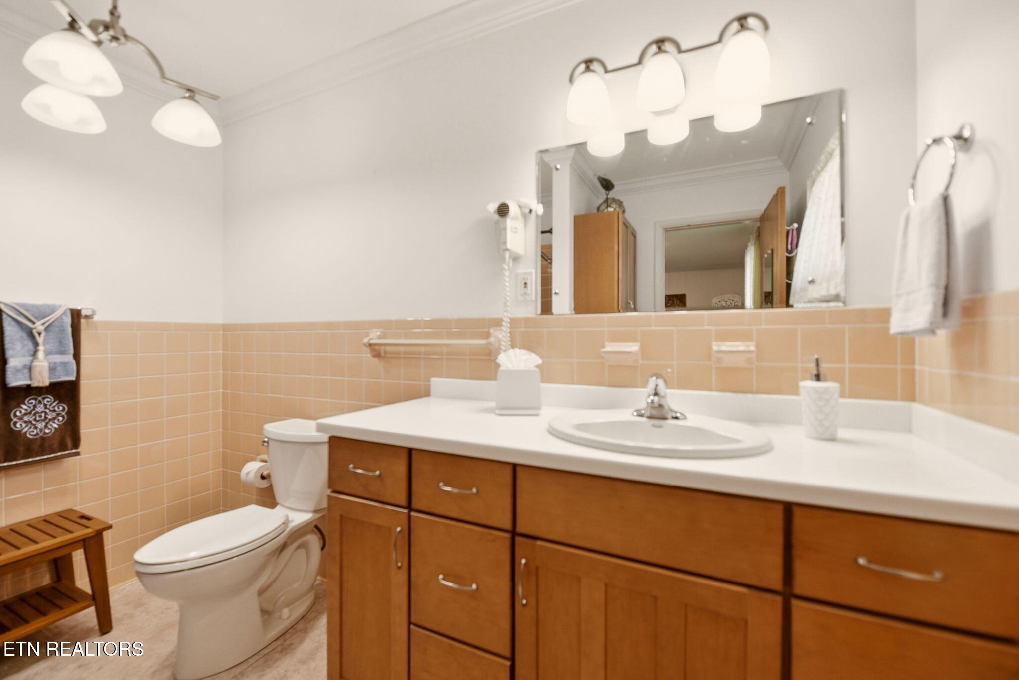 116 Caldwell Drive Oak Ridge, TN 37830 - Photo 23 of 50 Primary 1 bath