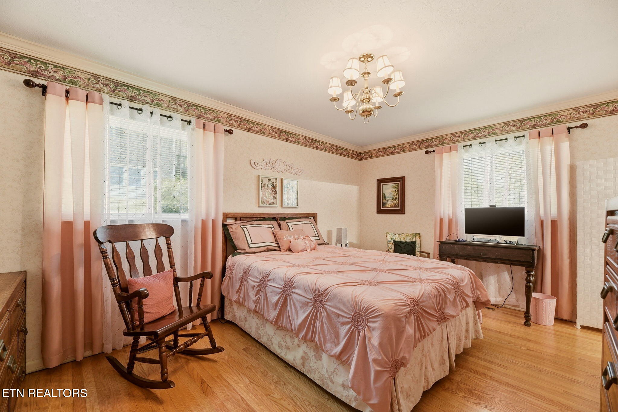 116 Caldwell Drive Oak Ridge, TN 37830 - Photo 31 of 50 Primary suite 2 on main