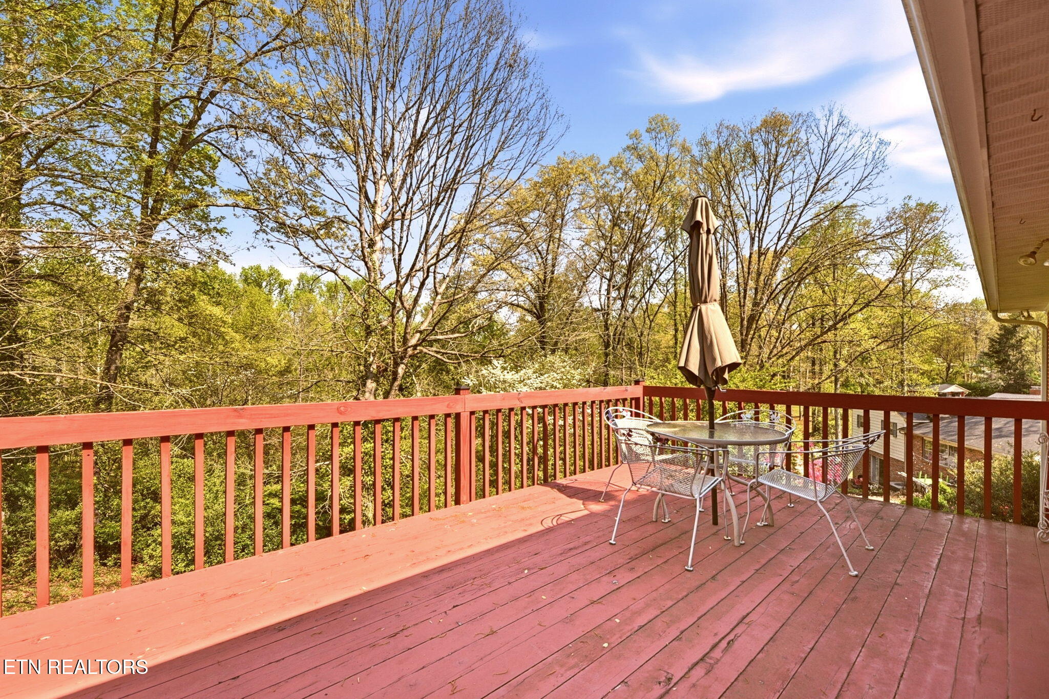 116 Caldwell Drive Oak Ridge, TN 37830 - Photo 46 of 50 Upper deck