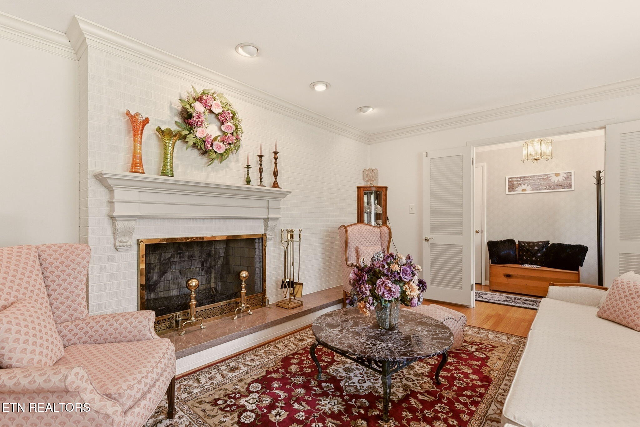 116 Caldwell Drive Oak Ridge, TN 37830 - Photo 7 of 50 Living room w/fireplace
