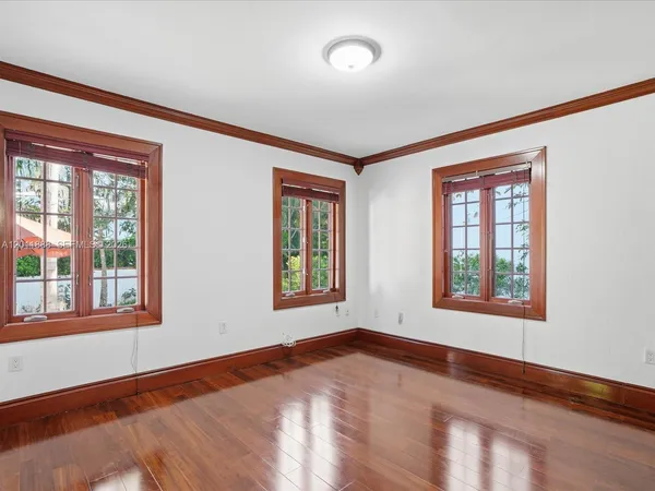 $10,000 | 1137 Asturia Avenue, Coral Gables, FL 33134