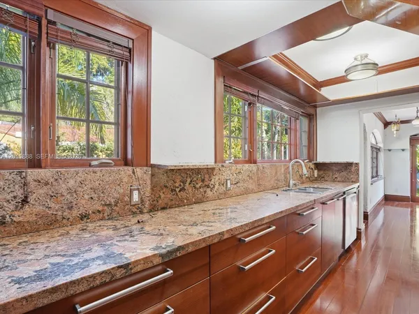 $10,000 | 1137 Asturia Avenue, Coral Gables, FL 33134
