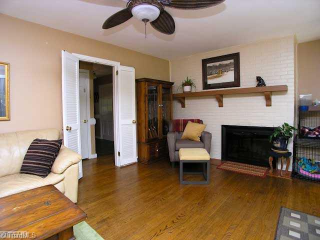 6506 Skylark Road Pfafftown, NC 27040 - Photo 8 of 16 Den/Family/Great Room.