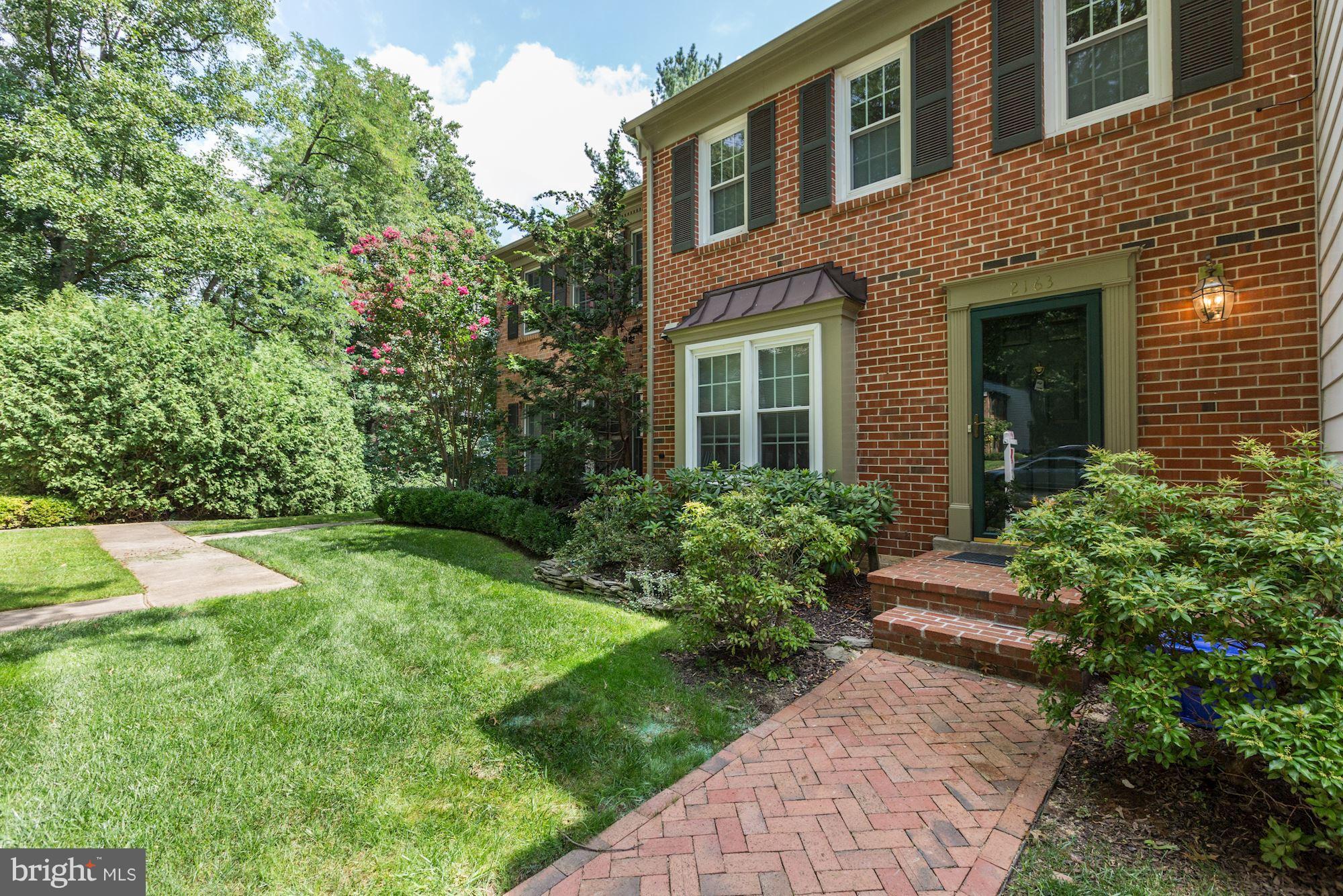 2163 Pond View Court Reston, VA 20191 - Photo 1 of 30 Exterior (Front)