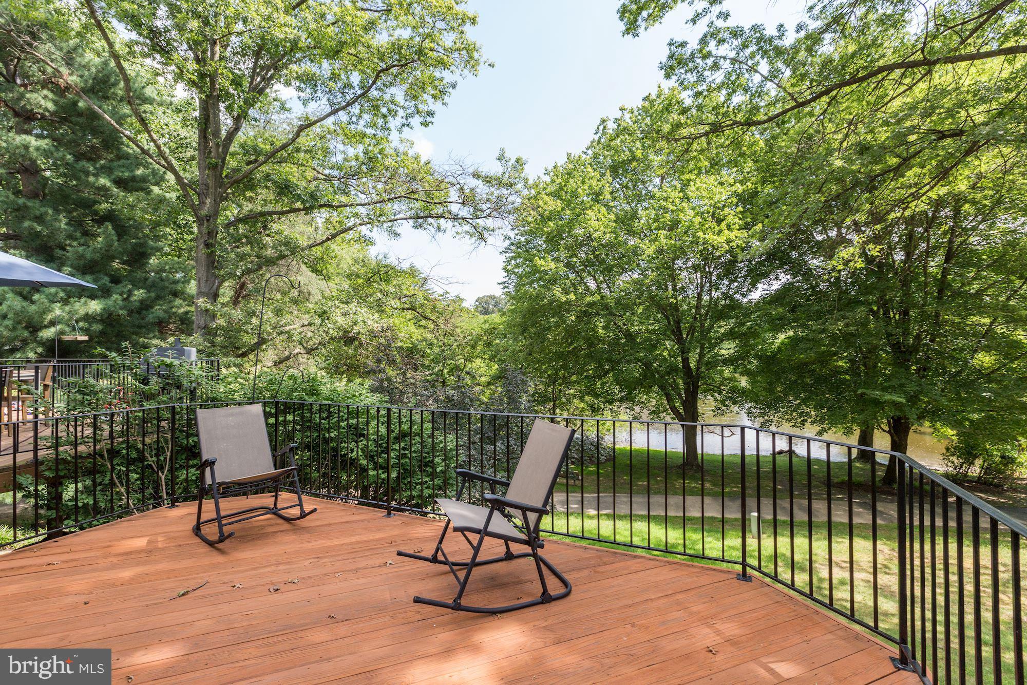 2163 Pond View Court Reston, VA 20191 - Photo 23 of 30 Exterior (General)