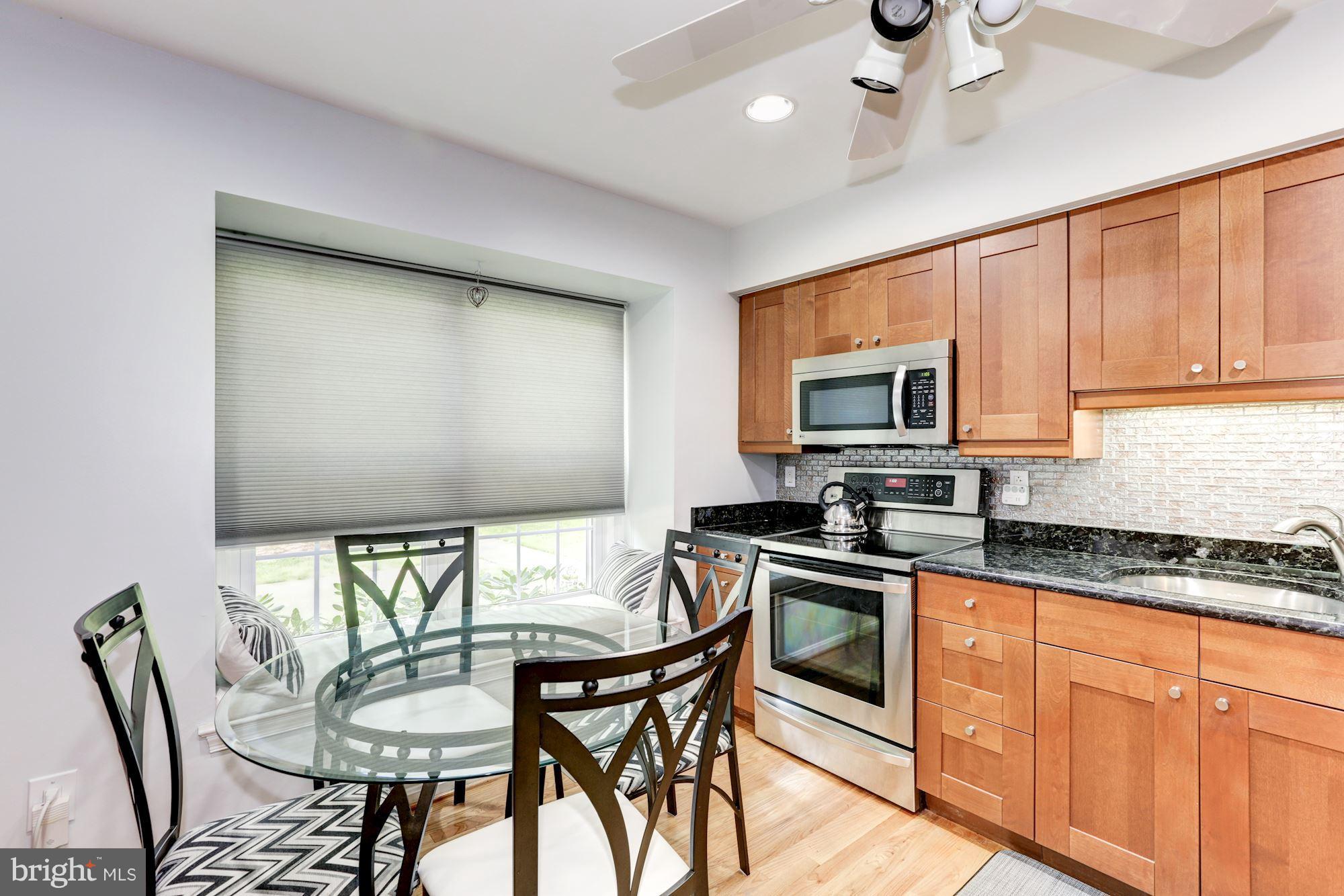 2163 Pond View Court Reston, VA 20191 - Photo 4 of 30 Kitchen