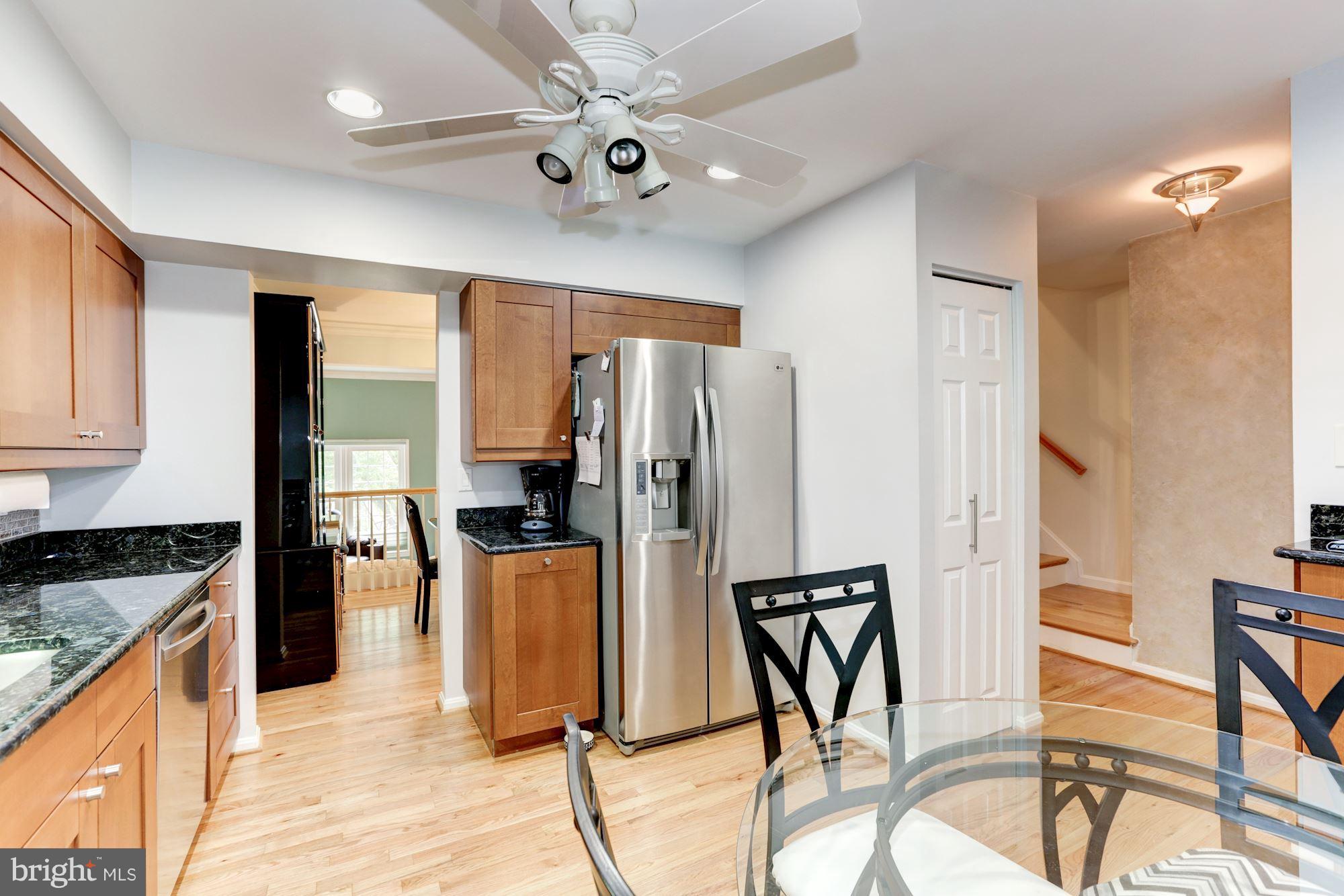 2163 Pond View Court Reston, VA 20191 - Photo 5 of 30 Kitchen