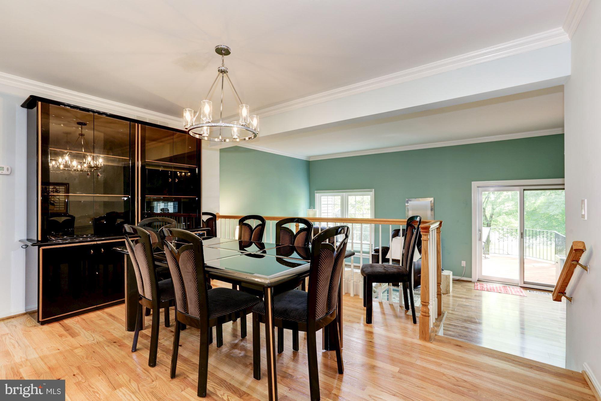 2163 Pond View Court Reston, VA 20191 - Photo 7 of 30 Dining Room