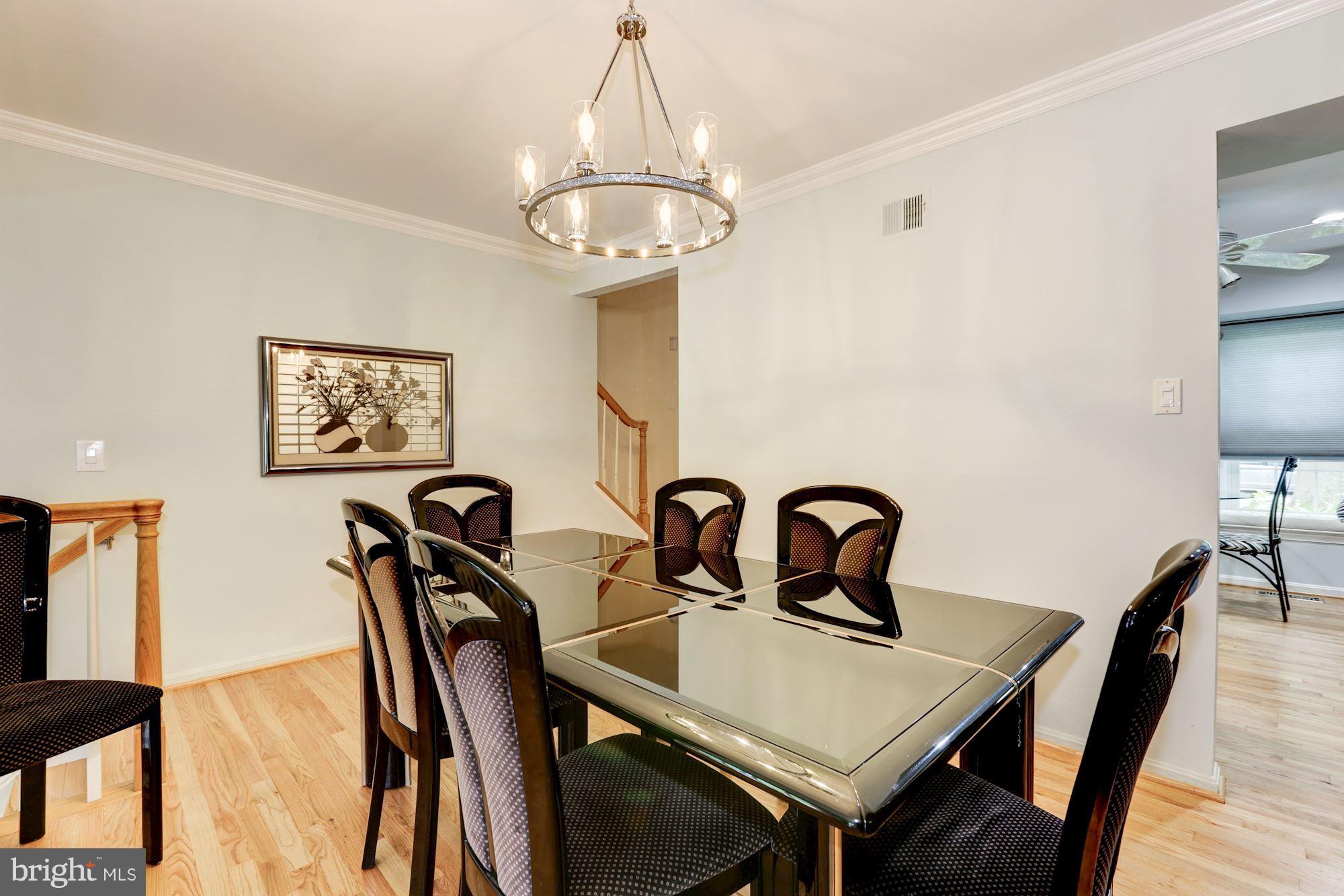 2163 Pond View Court Reston, VA 20191 - Photo 8 of 30 Dining Room