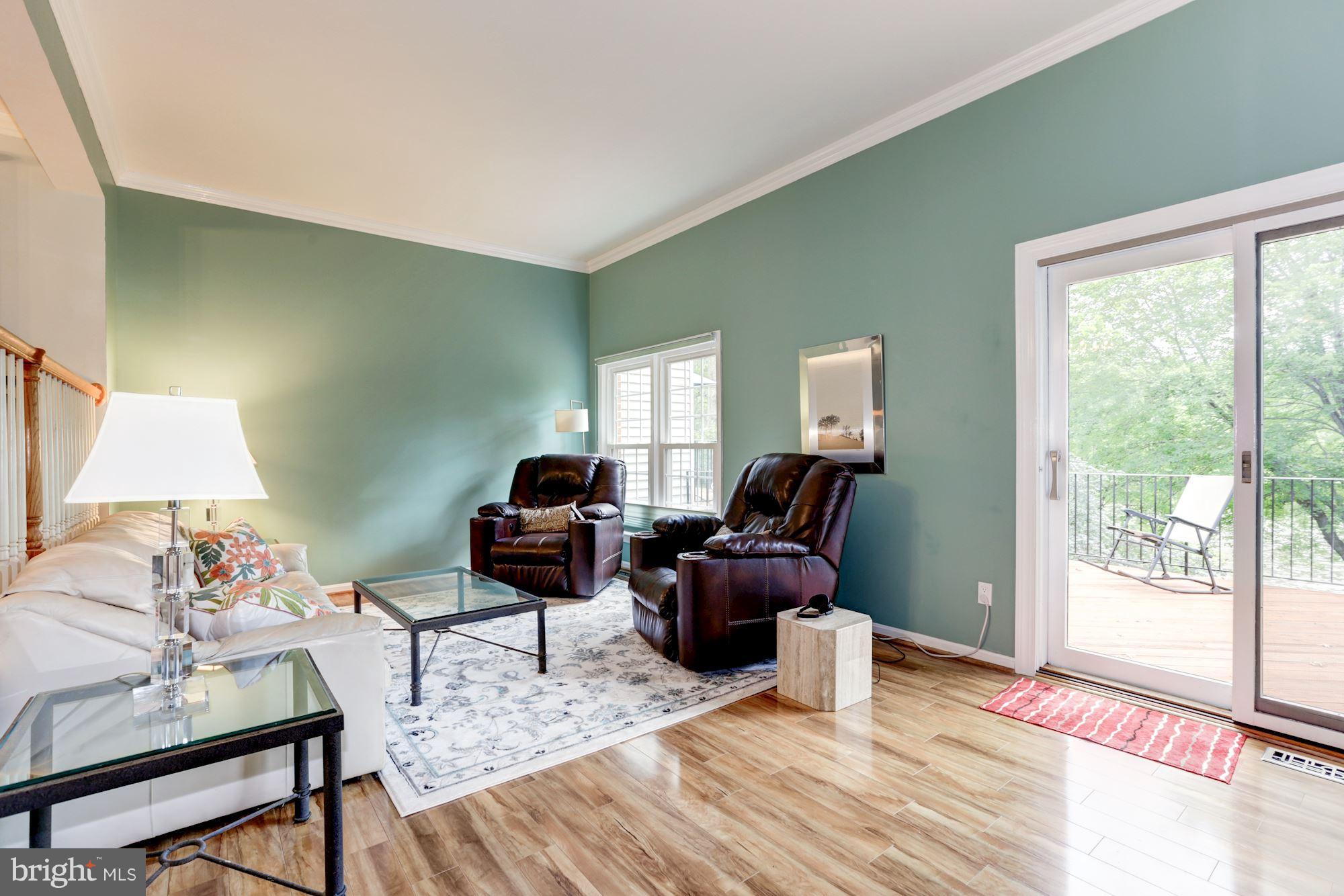 2163 Pond View Court Reston, VA 20191 - Photo 9 of 30 Living Room