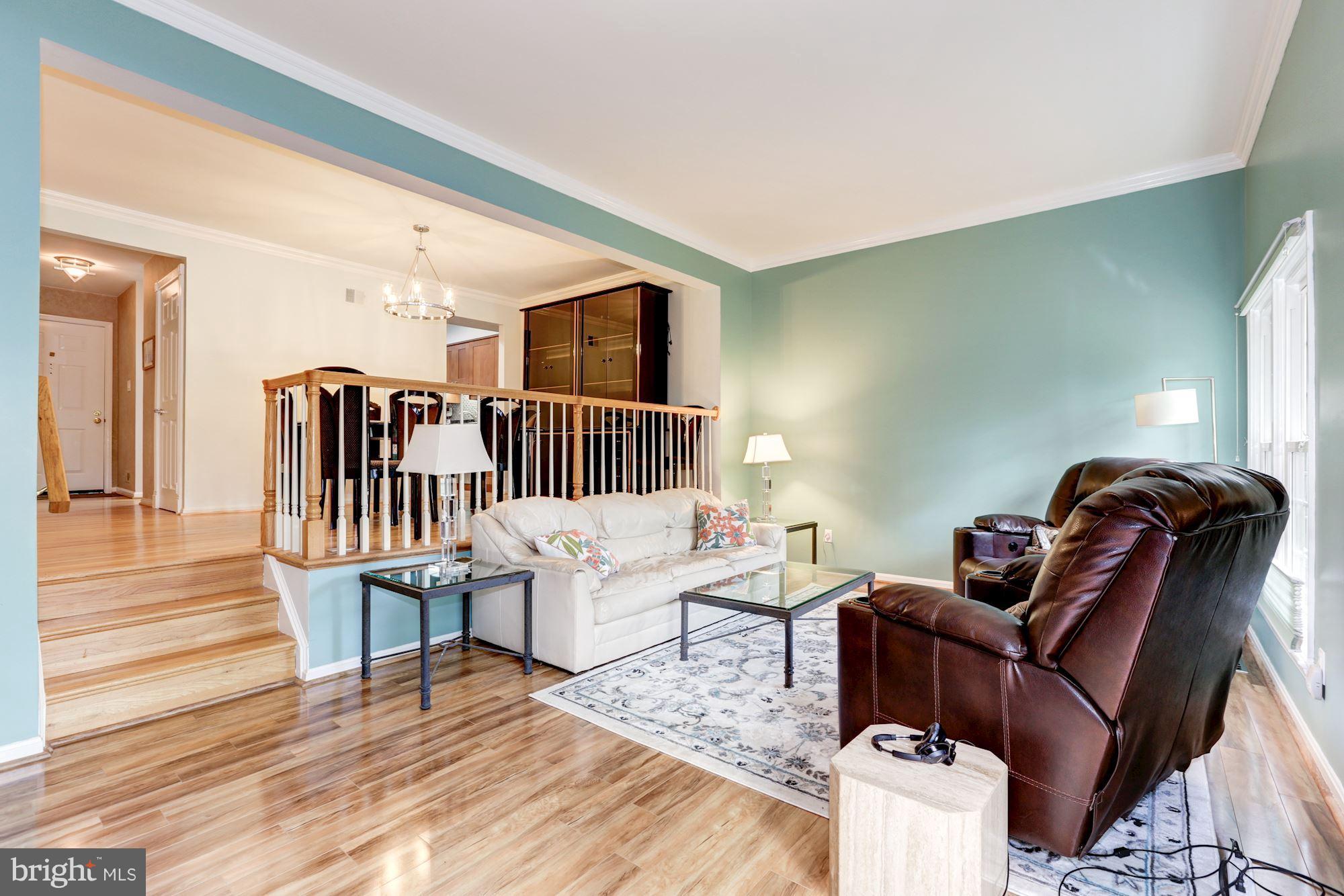 2163 Pond View Court Reston, VA 20191 - Photo 10 of 30 Living Room