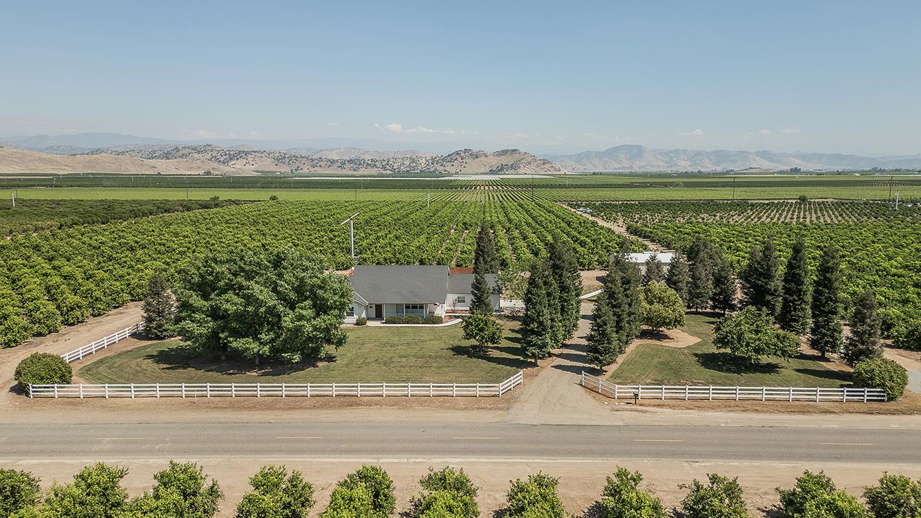 4350 Navelencia Avenue Reedley, CA 93654 - Photo 3 of 71