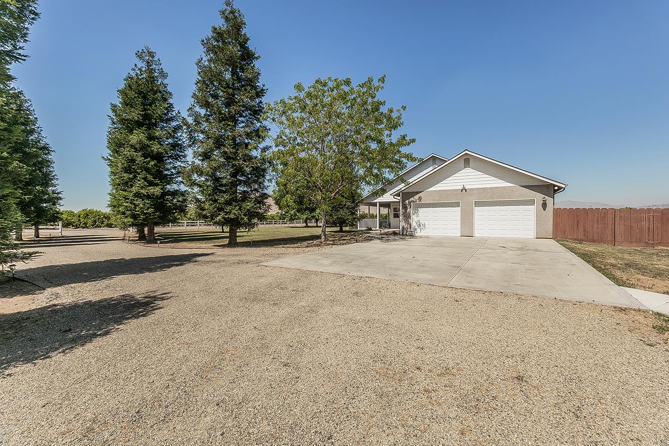 4350 Navelencia Avenue Reedley, CA 93654 - Photo 49 of 71