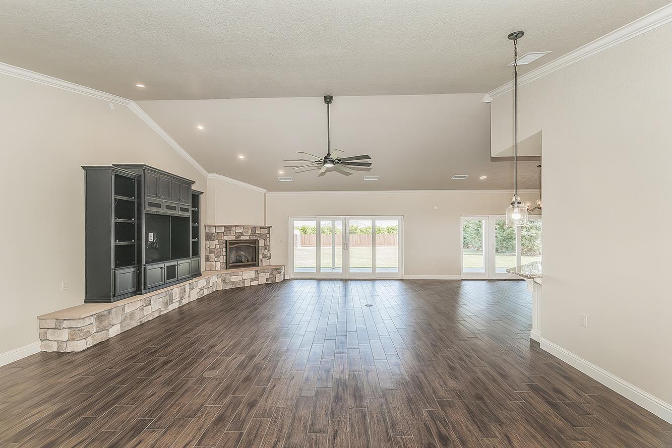 4350 Navelencia Avenue Reedley, CA 93654 - Photo 8 of 71
