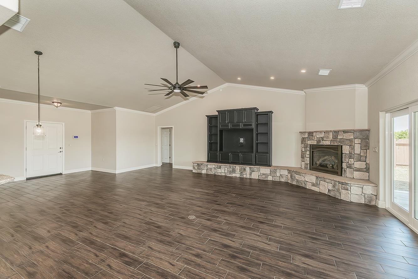 4350 Navelencia Avenue Reedley, CA 93654 - Photo 9 of 71