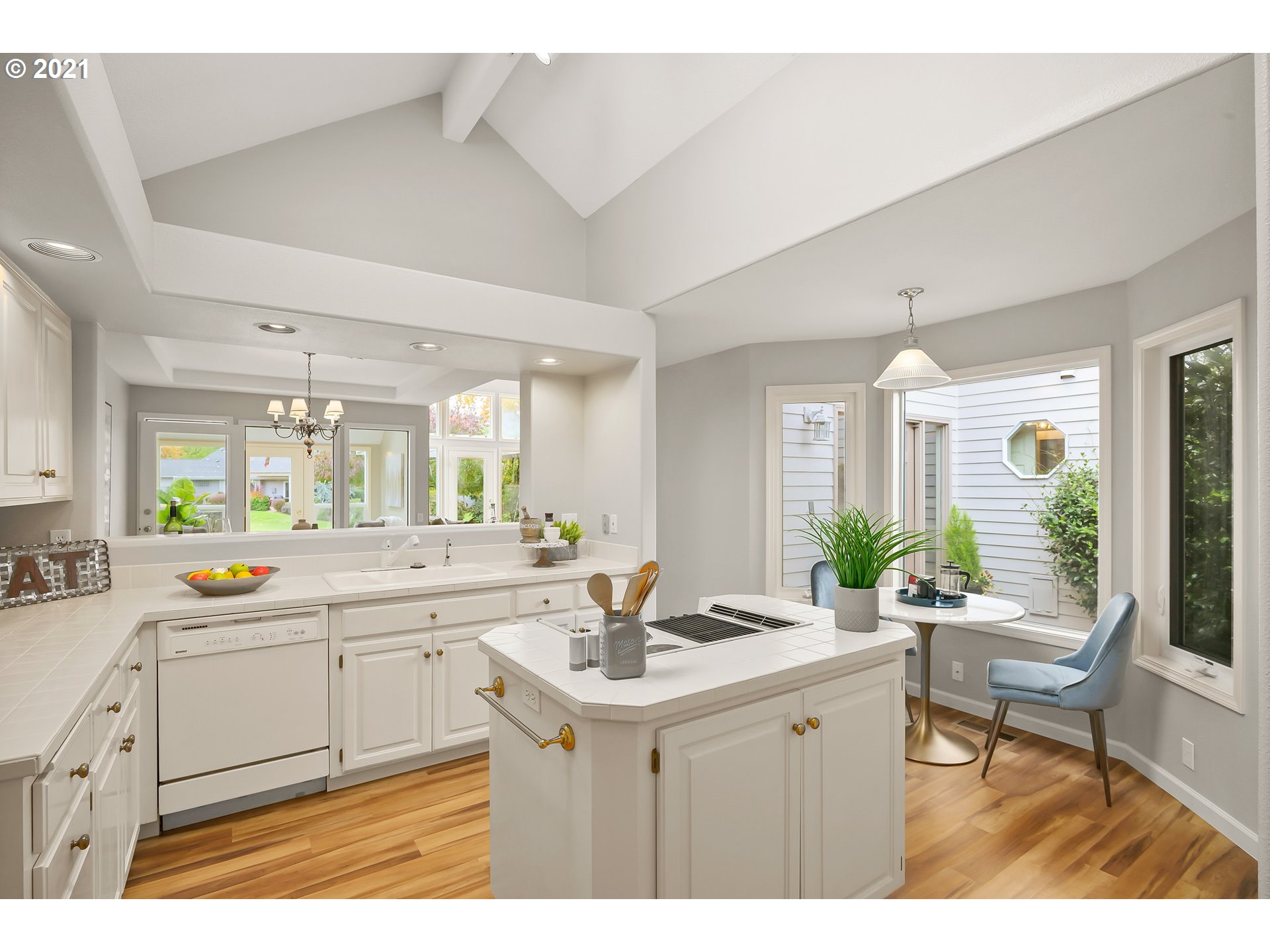 7480 Southwest Lakeside Loop Wilsonville, OR 97070 - Photo 11 of 32 Gallery Image 11