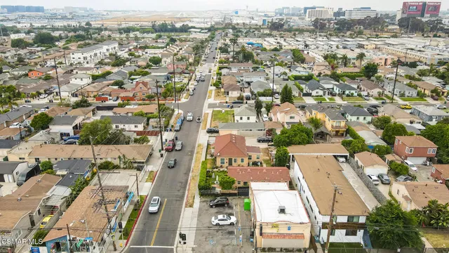 a picture of city view